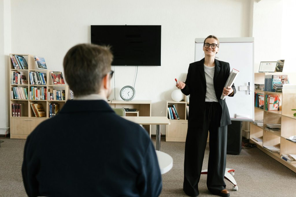 How a Business Coach Los Angeles Solves Complex Challenges