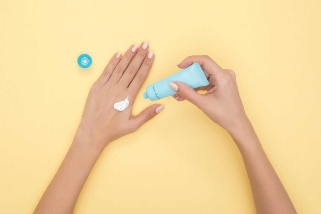 Moisturizing Cream with Dead Sea Minerals for Deep Hydration