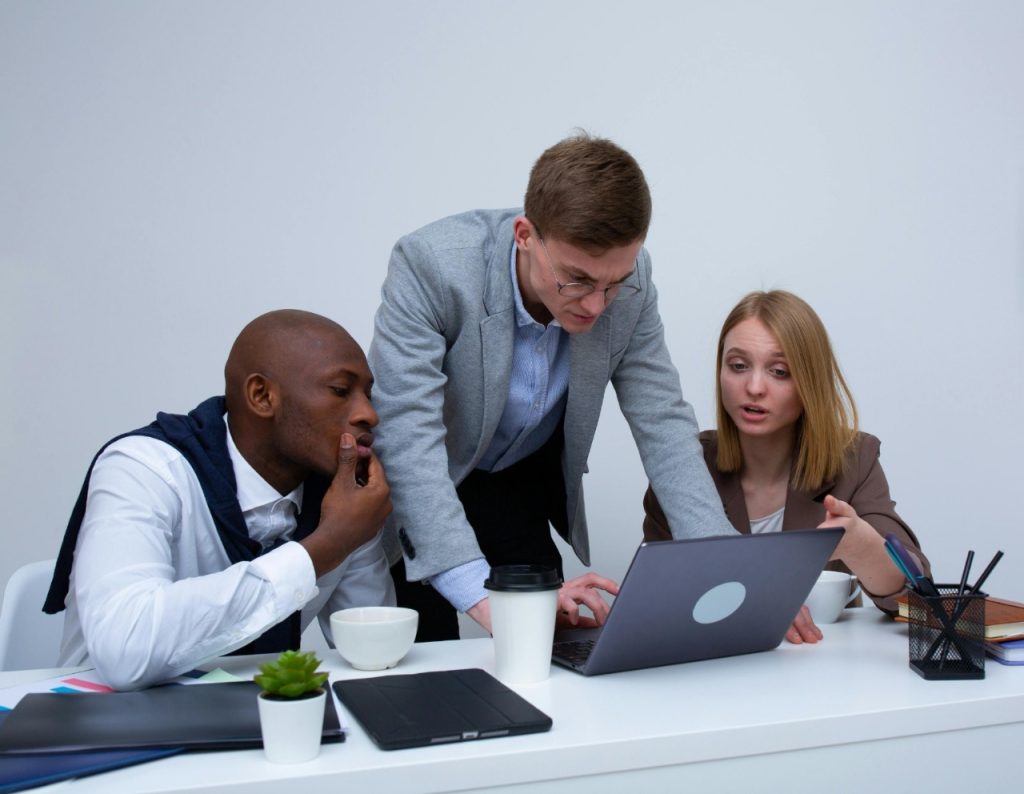 How to Choose the Right Emergency Communication Tools